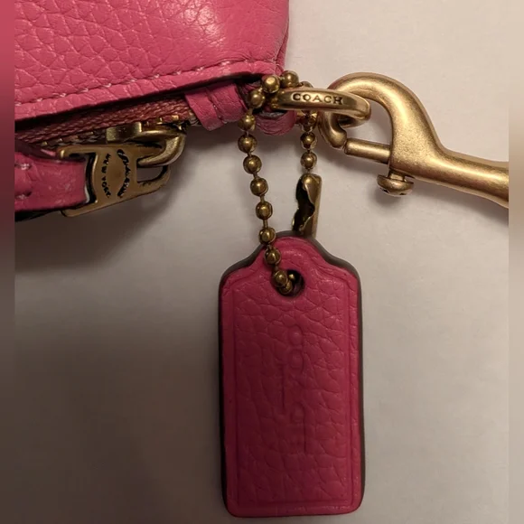 Coach Pebbled Leather Wristlet  in PETUNIA Pink - EUC - Picture 3 of 6